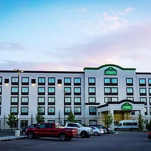 Wingate By Wyndham Airport קנדה